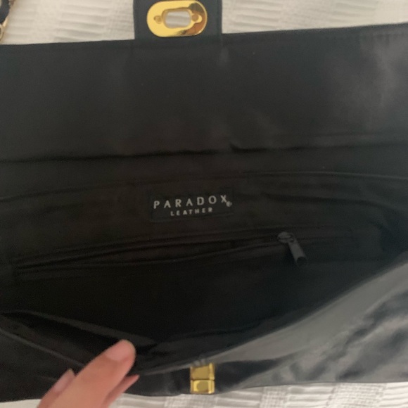 Black Quilted leather bag - with gold chain - Picture 2 of 3